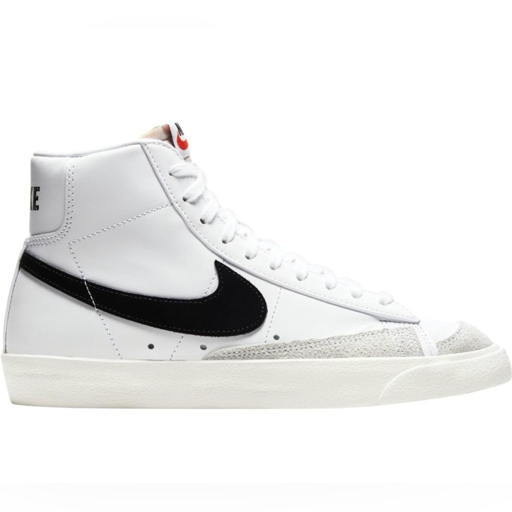 Nike Women’s Blazer Mid 77 Shoes